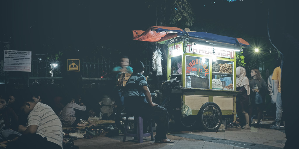 Keep Calm and Go To Semarang - Tahu Gimbal depan Mesjid Agung, Simpang Lima Semarang