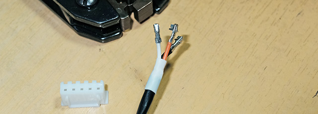 USB: Fitur Head Unit Kekinian - Proses crimping kabel sinyal audio